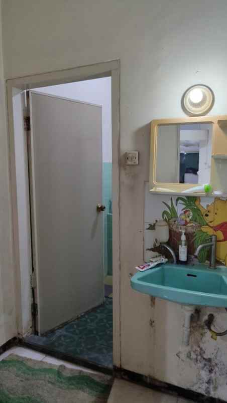 dijual rumah manyar tirtomoyo