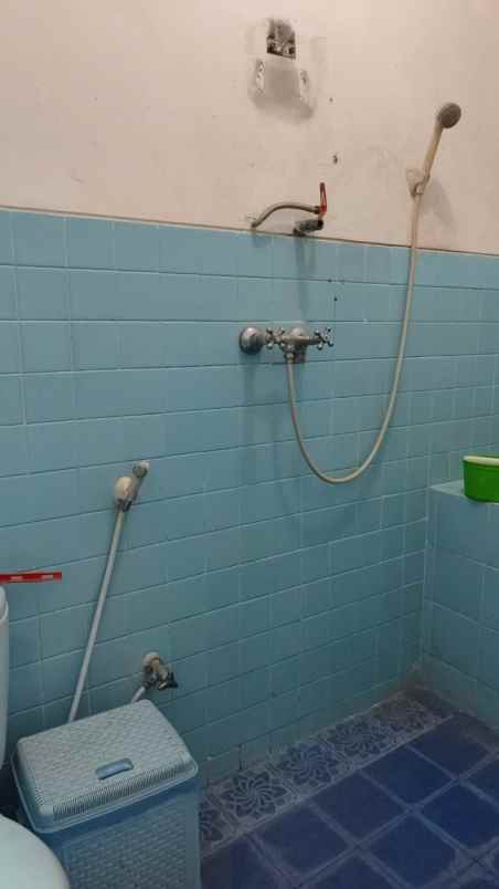 dijual rumah manyar tirtomoyo