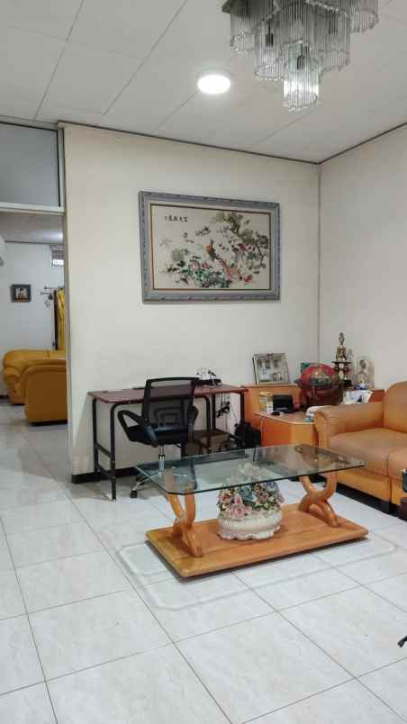 dijual rumah manyar tirtomoyo