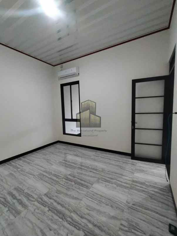 dijual rumah manyaran