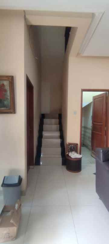 dijual rumah margahayu barat