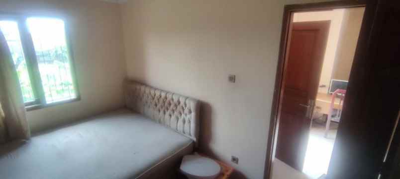 dijual rumah margahayu barat