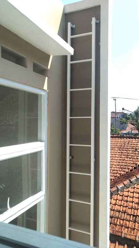 dijual rumah margahayu raya