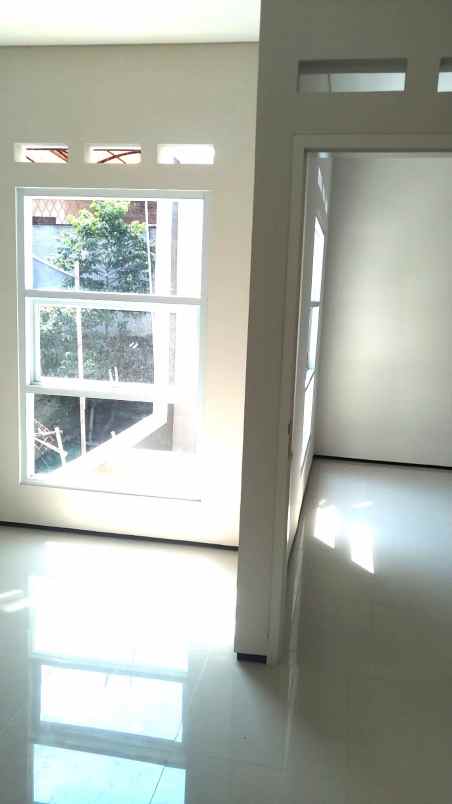 dijual rumah margahayu raya