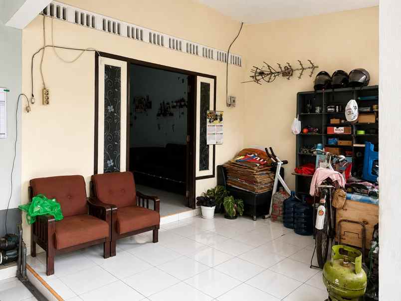 dijual rumah medokan sawah