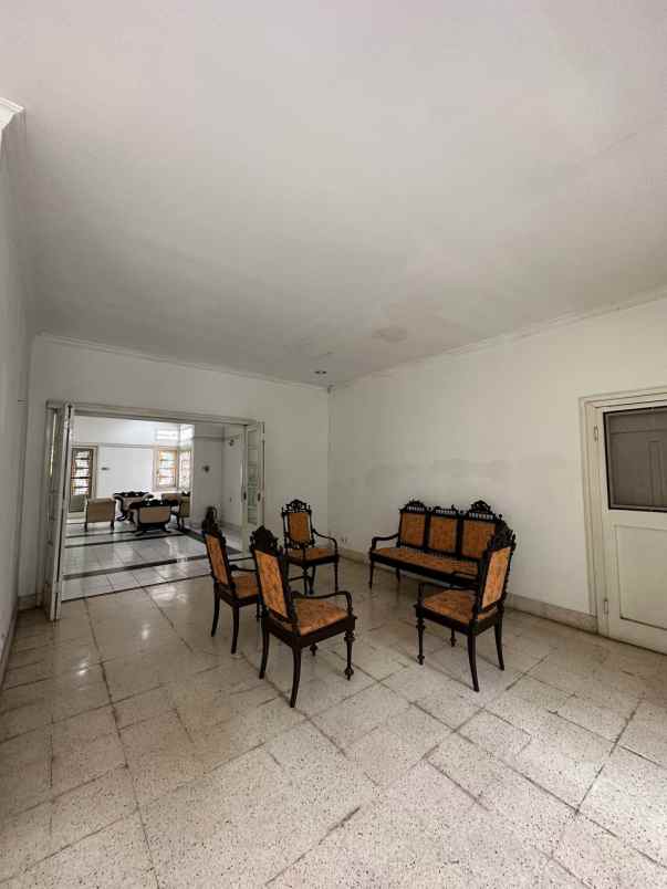 dijual rumah menteng