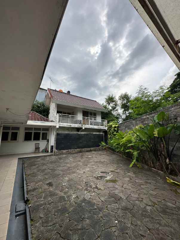 dijual rumah menteng