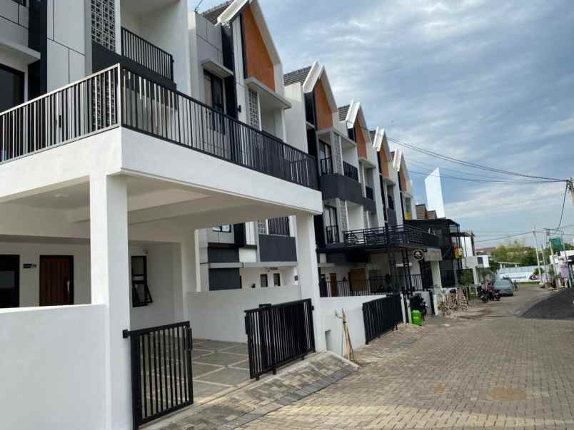 dijual rumah merjosari