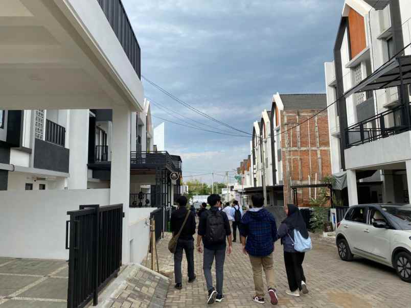 dijual rumah merjosari