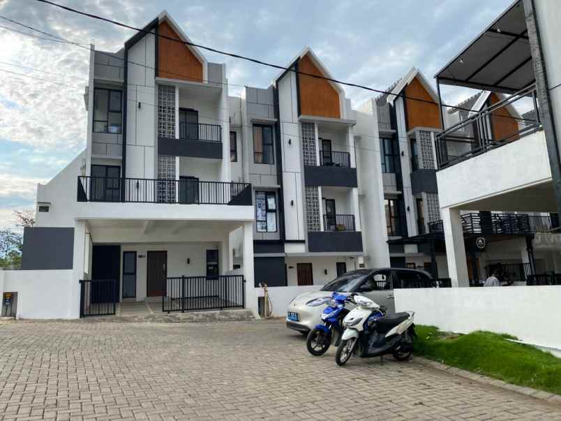 dijual rumah merjosari