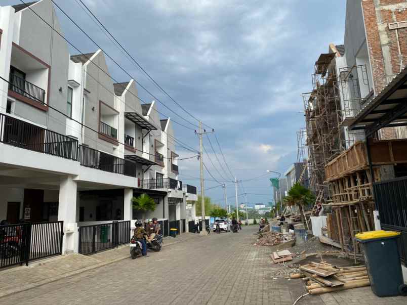dijual rumah merjosari