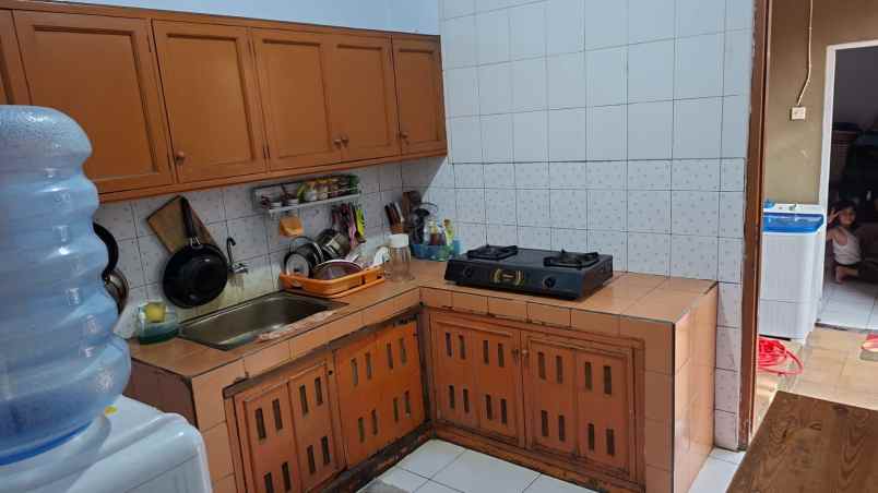 dijual rumah meruya selatan