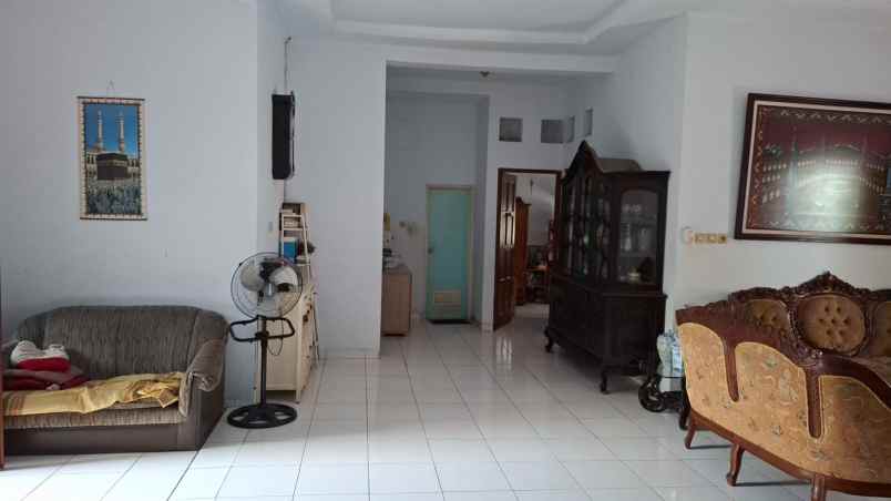 dijual rumah meruya selatan