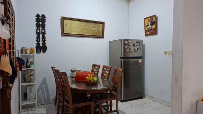 dijual rumah meruya selatan