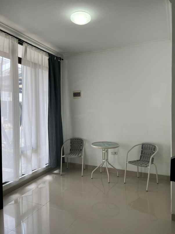 dijual rumah metland transyogi