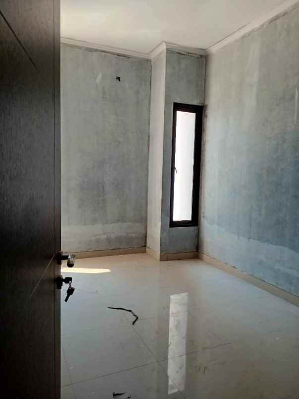 dijual rumah metro margahayu