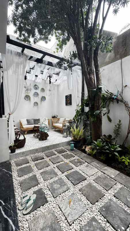 dijual rumah mewah permata jingga kota malang