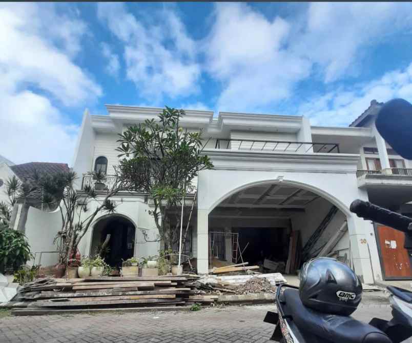 dijual rumah mewah permata jingga kota malang