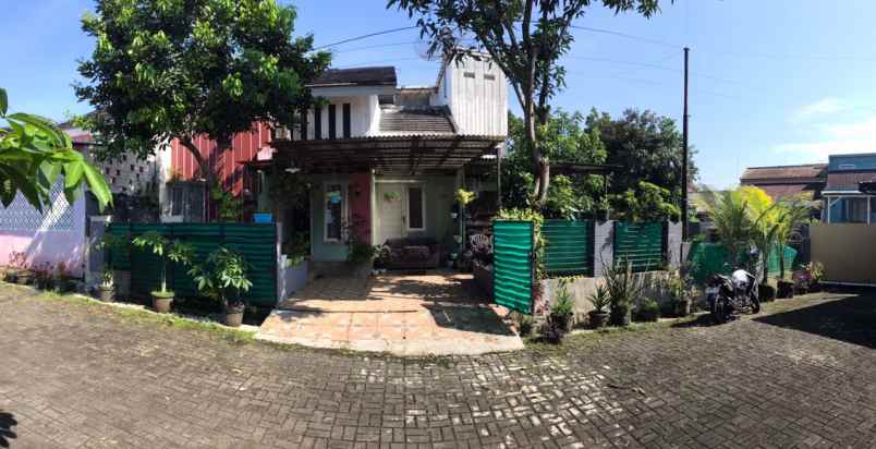 dijual rumah modern minimalis 2 lantai dekat terminal