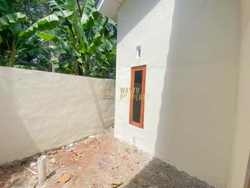 dijual rumah moyudan