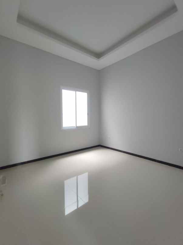 dijual rumah mulyosari tengah