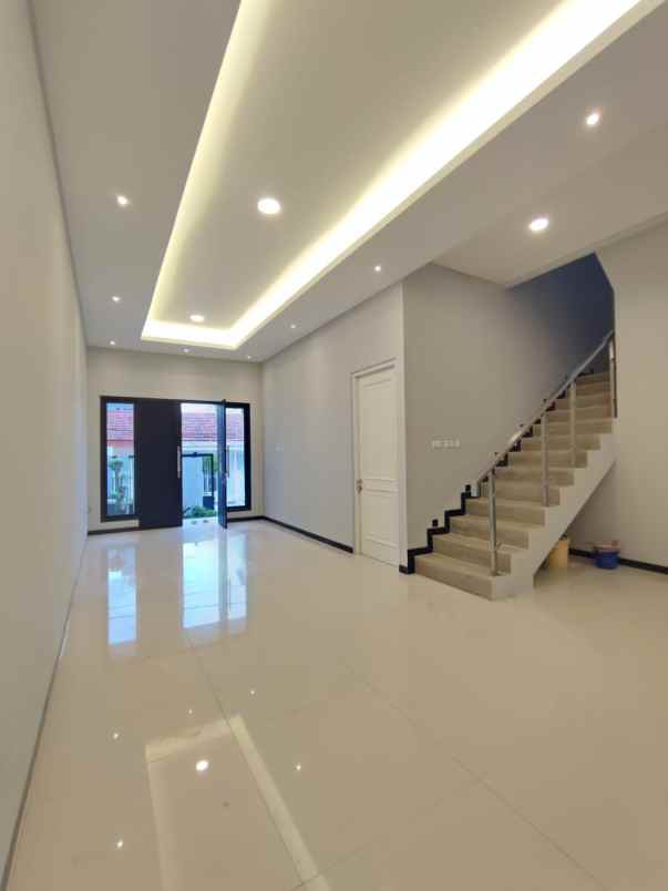 dijual rumah mulyosari tengah