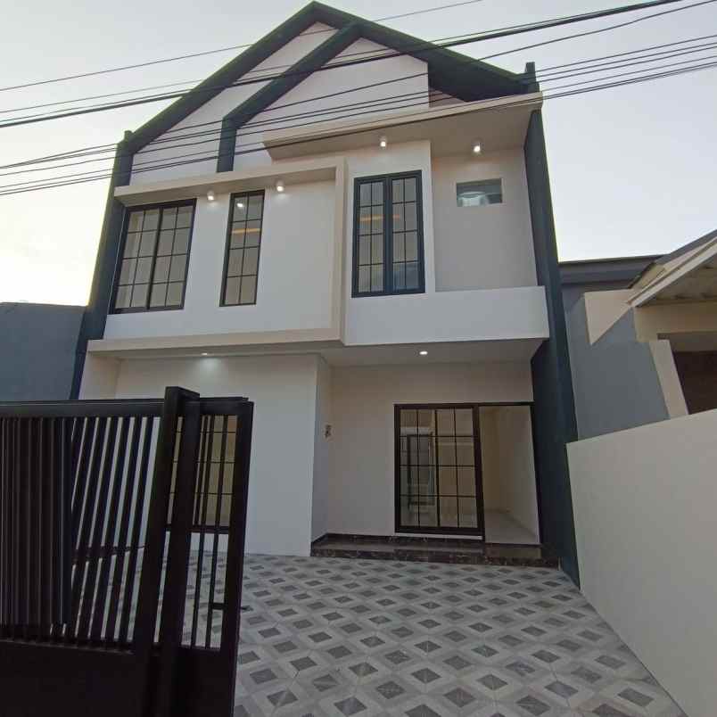 dijual rumah mulyosari utara