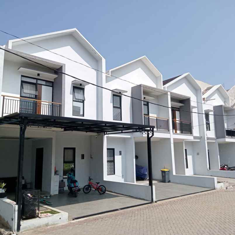 dijual rumah ngamprah