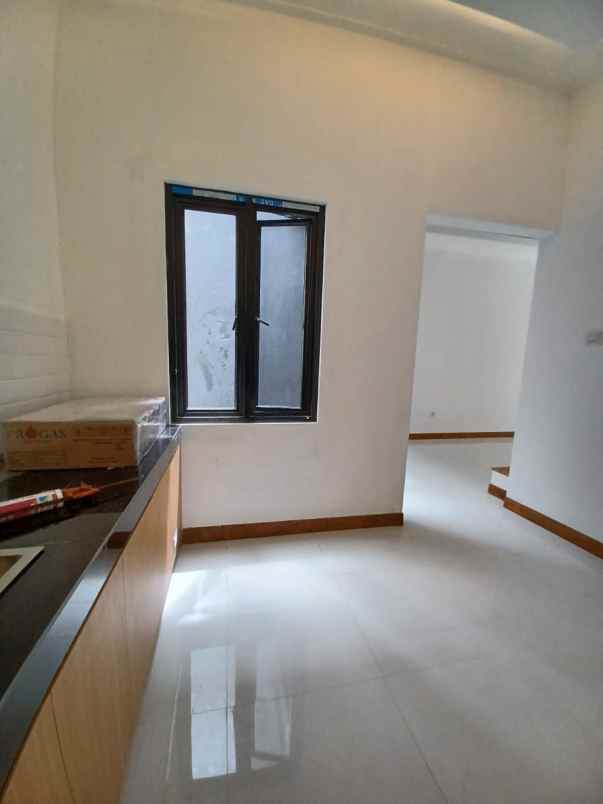 dijual rumah no1 jln beringin raya