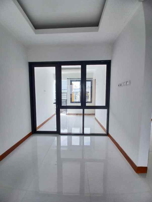 dijual rumah no1 jln beringin raya