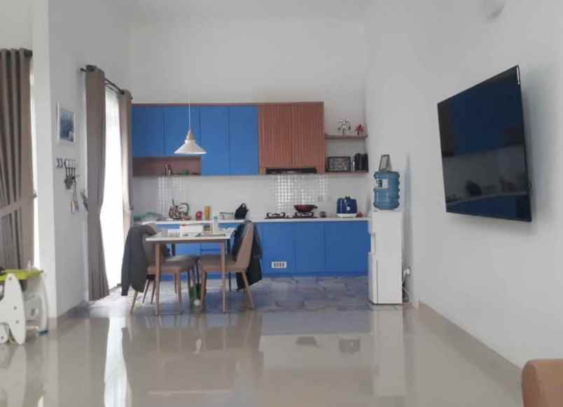 dijual rumah padasuka