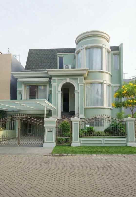 dijual rumah pakuwon city