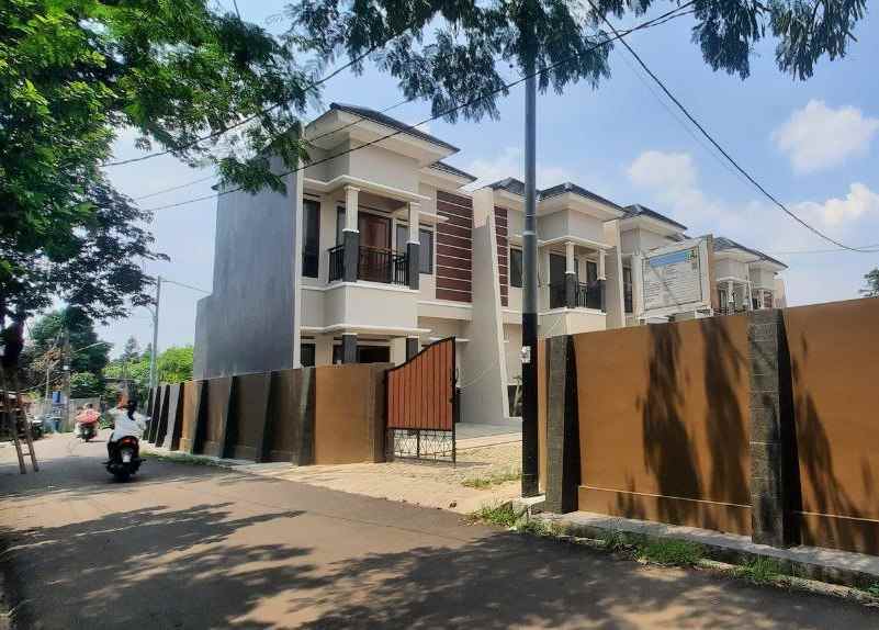 dijual rumah pamulang