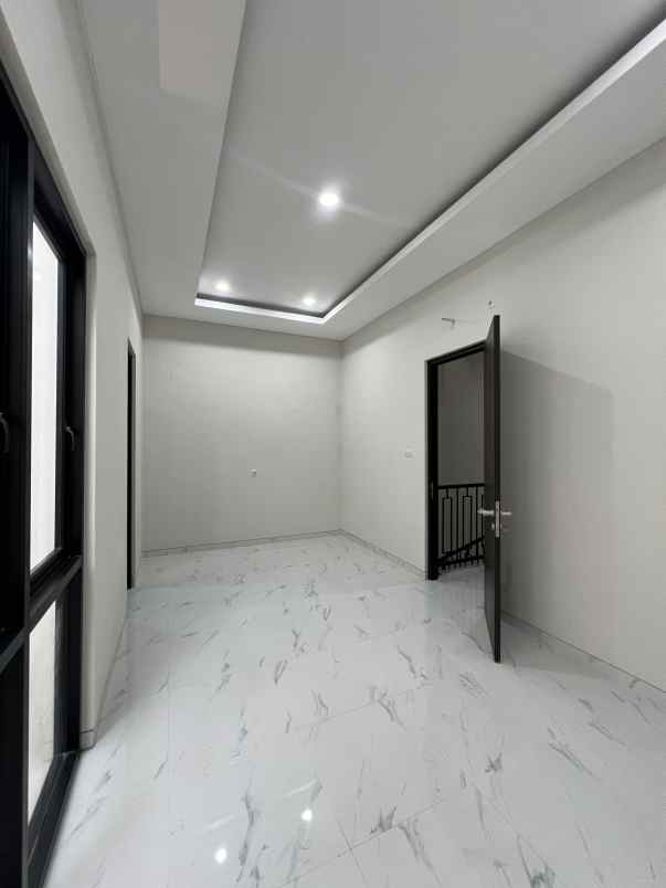 dijual rumah pantai mentari kenjeran