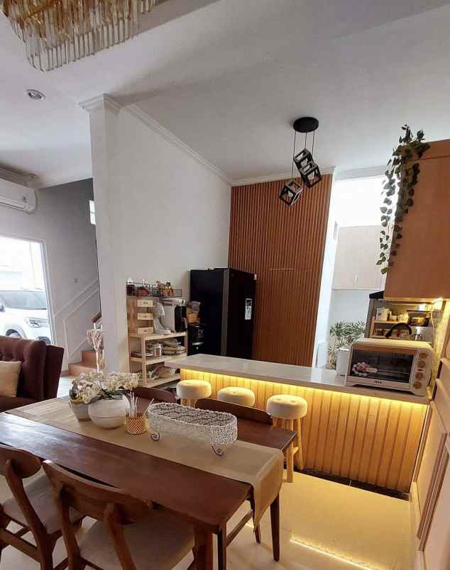 dijual rumah pekayon pasar rebo jakarta