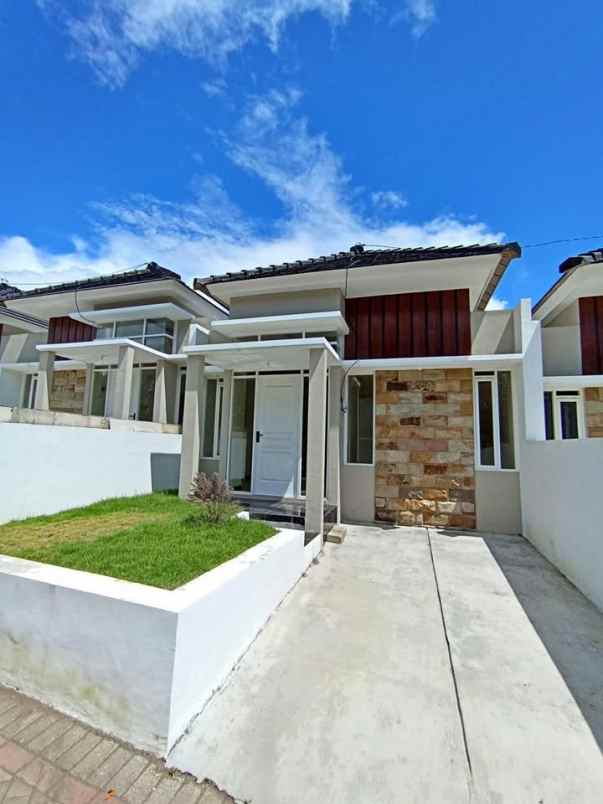 dijual rumah pelabuhan bakahuni sukun