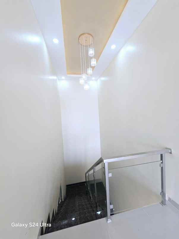 dijual rumah permata harapan baru kota