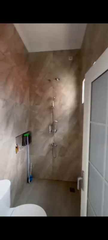 dijual rumah perum bukit petro sawangan