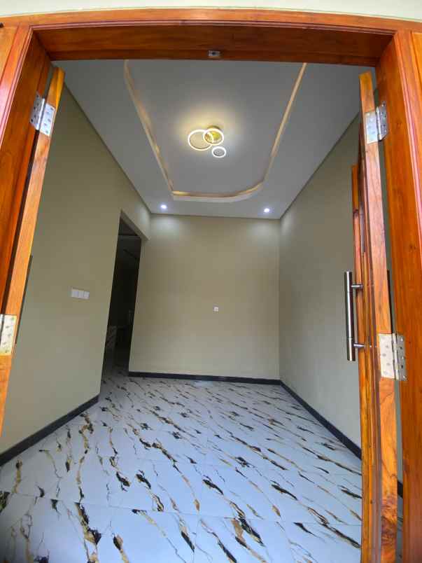 dijual rumah perum pondok menggala