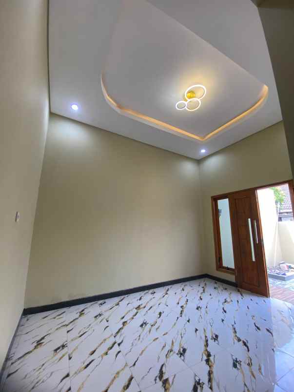 dijual rumah perum pondok menggala