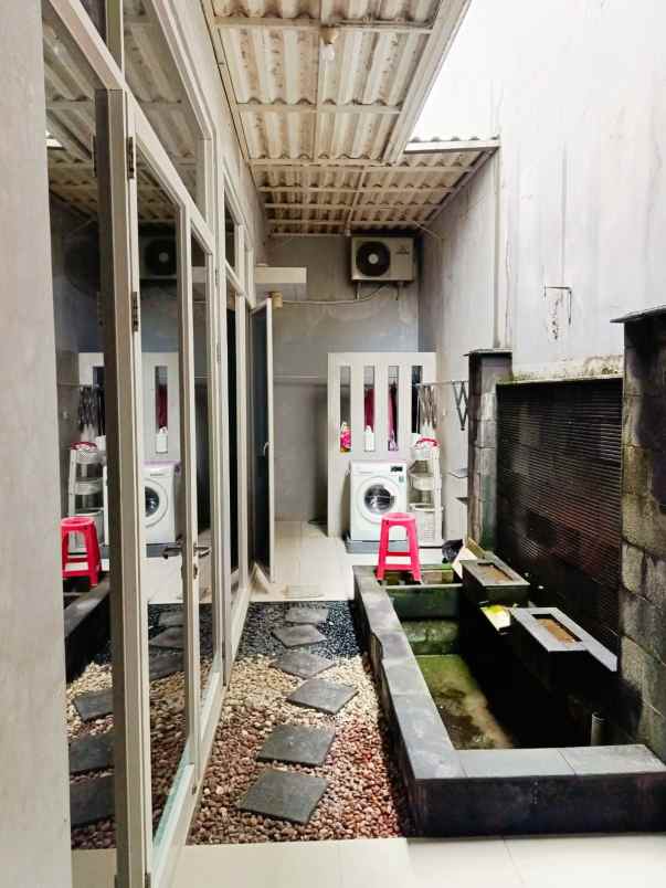 dijual rumah perum royal residence