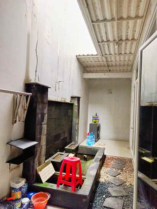 dijual rumah perum royal residence