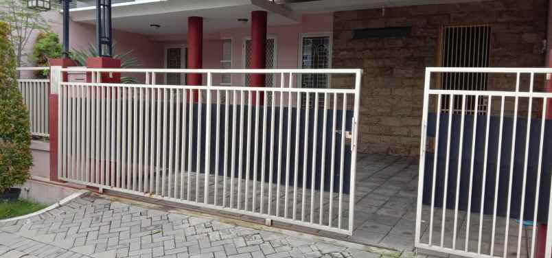 dijual rumah perumahan deltasari