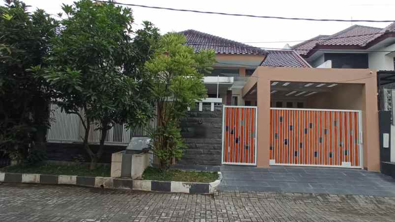 dijual rumah perumahan gayungkebonsari