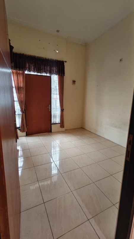 dijual rumah perumahan jambangan indah