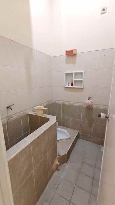 dijual rumah perumahan jambangan indah