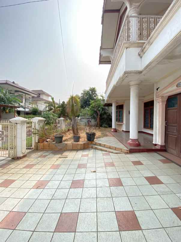dijual rumah perumahan pondok kelapa