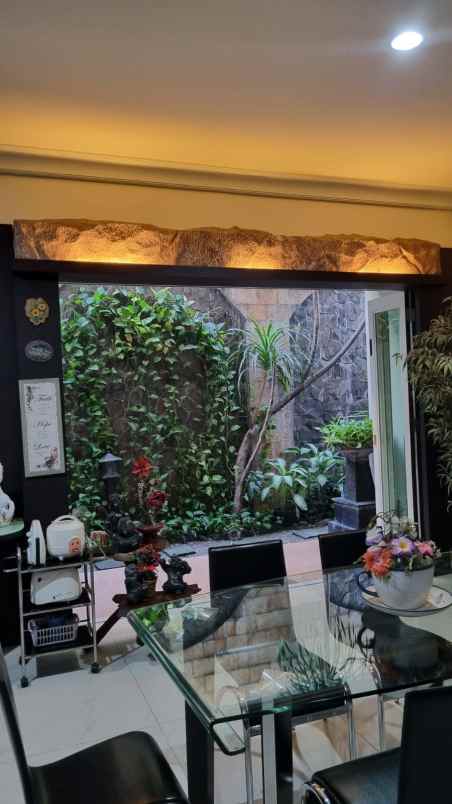 dijual rumah perumahan regency 21