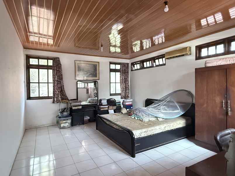 dijual rumah pinggir jalan di cipayung jakarta timur