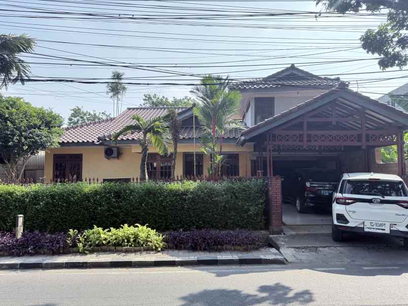dijual rumah pinggir jalan di cipayung jakarta timur
